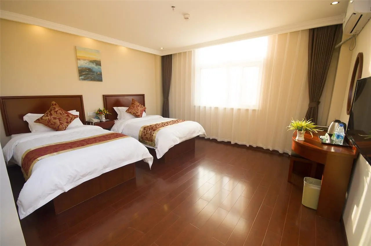 Greentree Inn Henan Xinyang Gushi Zhongshan Avenue Hongsu Avenue Express Hotel Yaowandukou 3*,  China